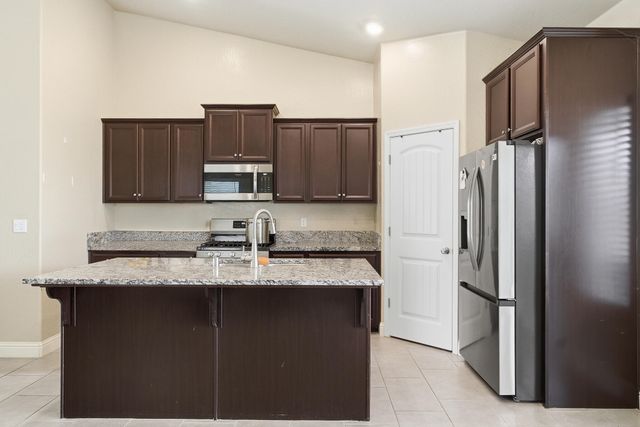 636 Castellina Street, Lemoore, CA 93245