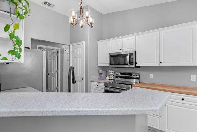 7682 Manatee Street, Navarre, FL 32566