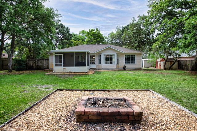 7682 Manatee Street, Navarre, FL 32566