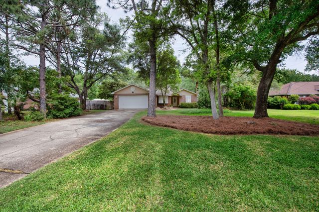 7682 Manatee Street, Navarre, FL 32566