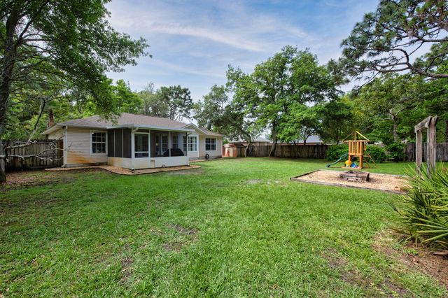 7682 Manatee Street, Navarre, FL 32566