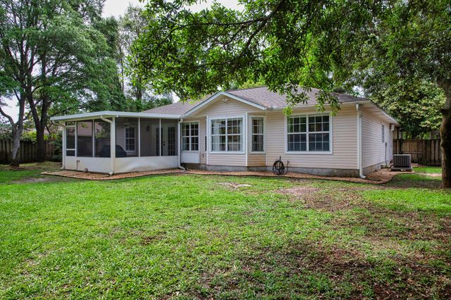 7682 Manatee Street, Navarre, FL 32566