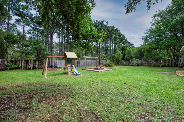 7682 Manatee Street, Navarre, FL 32566