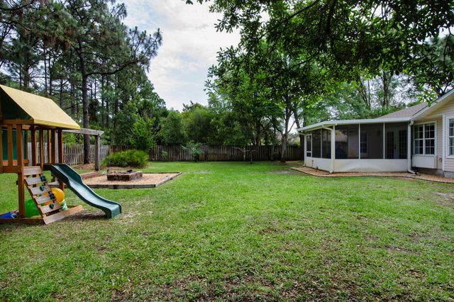 7682 Manatee Street, Navarre, FL 32566