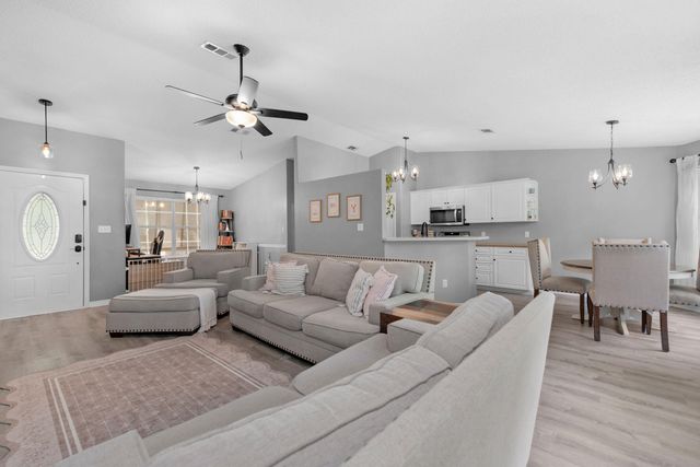 7682 Manatee Street, Navarre, FL 32566