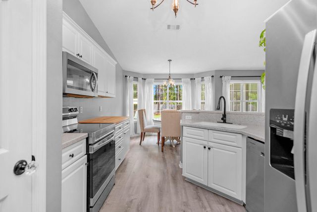 7682 Manatee Street, Navarre, FL 32566