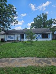 5109 Southwind Street, Houston, TX 77033