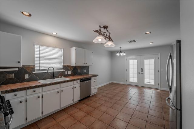 1909 Summer Rain DR, Cedar Park, TX 78613