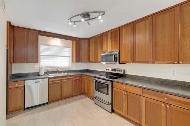 2700 BAYSHORE BOULEVARD 512, Dunedin, FL 34698