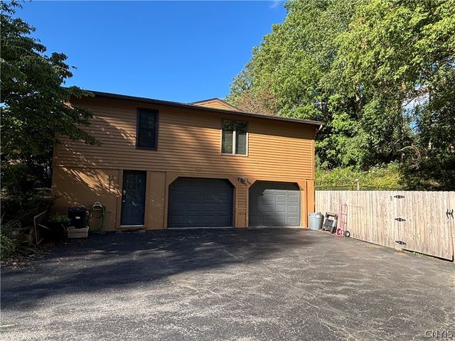 100 Wallace Avenue, Camillus, NY 13031