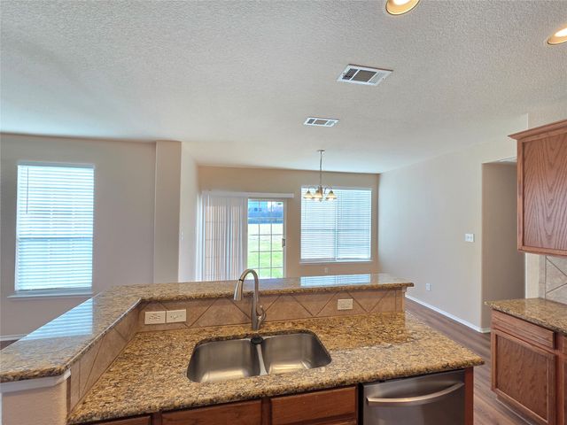 7720 Labrador Drive, Arlington, TX 76002