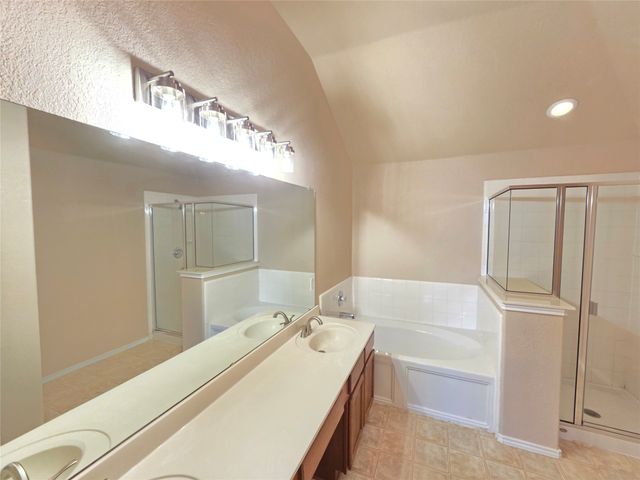 7720 Labrador Drive, Arlington, TX 76002