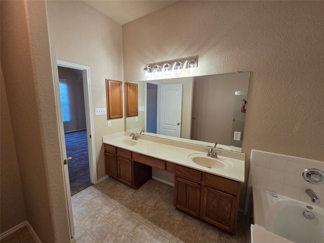 7720 Labrador Drive, Arlington, TX 76002