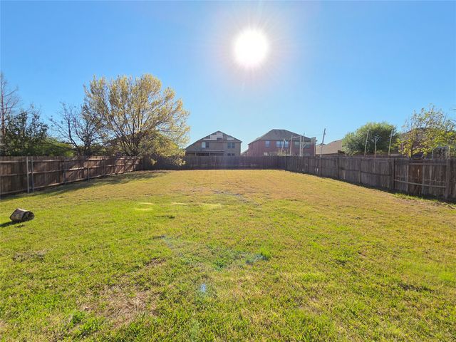 7720 Labrador Drive, Arlington, TX 76002