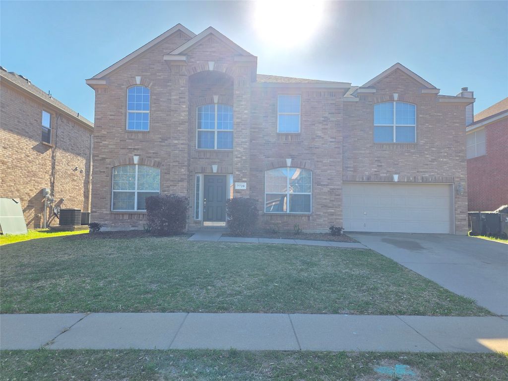 7720 Labrador Drive, Arlington, TX 76002