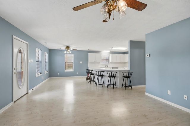 199 Lake Drive, Onalaska, TX 77360