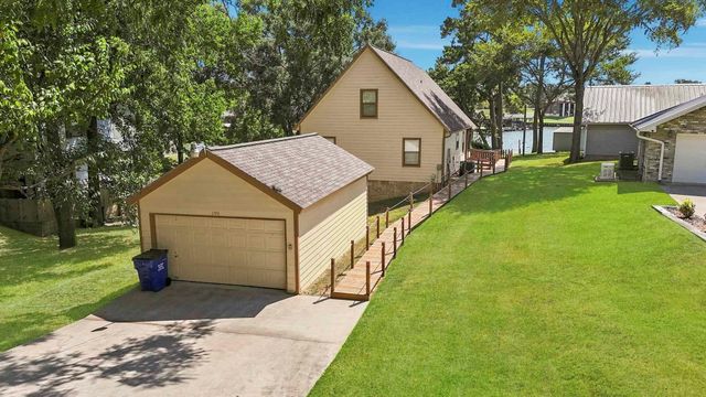 199 Lake Drive, Onalaska, TX 77360