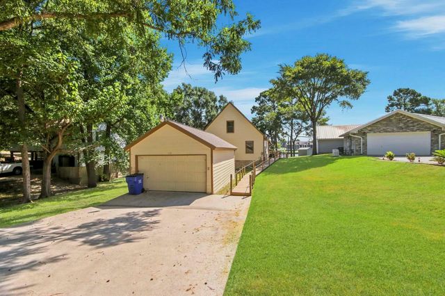 199 Lake Drive, Onalaska, TX 77360