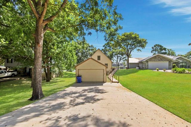 199 Lake Drive, Onalaska, TX 77360