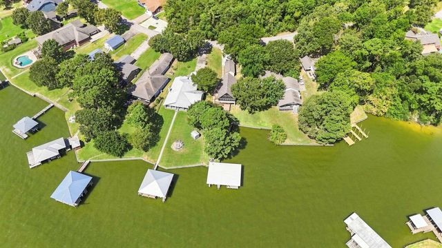 199 Lake Drive, Onalaska, TX 77360