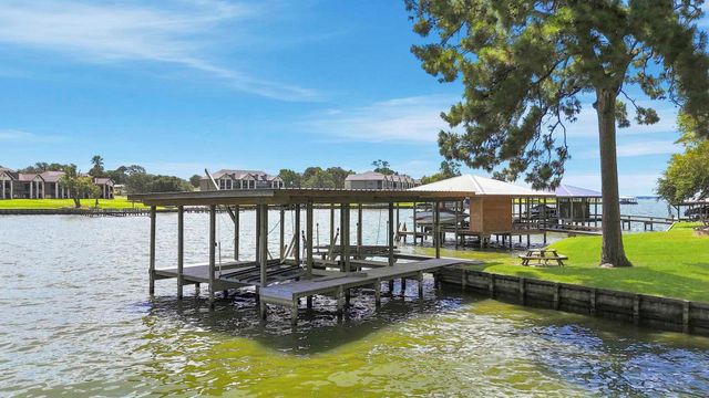 199 Lake Drive, Onalaska, TX 77360
