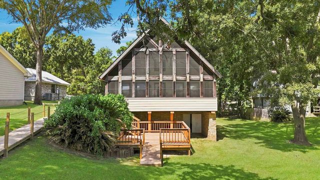 199 Lake Drive, Onalaska, TX 77360