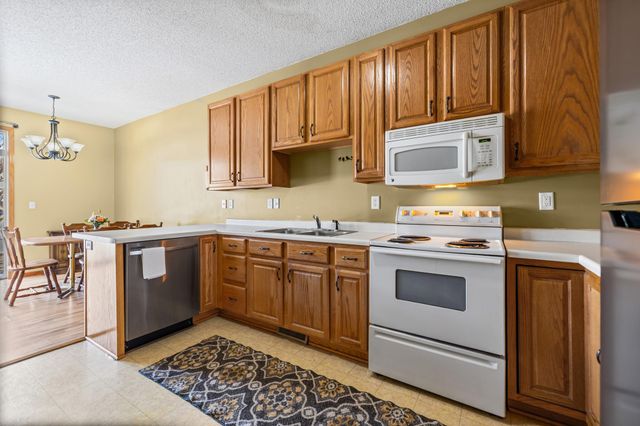 2119 Parkway Avenue, Shakopee, MN 55379