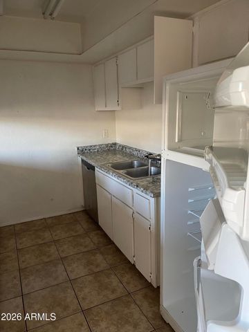 18202 N CAVE CREEK Road 240, Phoenix, AZ 85032