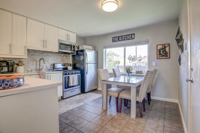 1424 Kitchner Rd, Sacramento, CA 95822