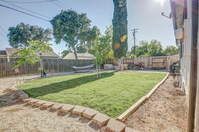 1424 Kitchner Rd, Sacramento, CA 95822