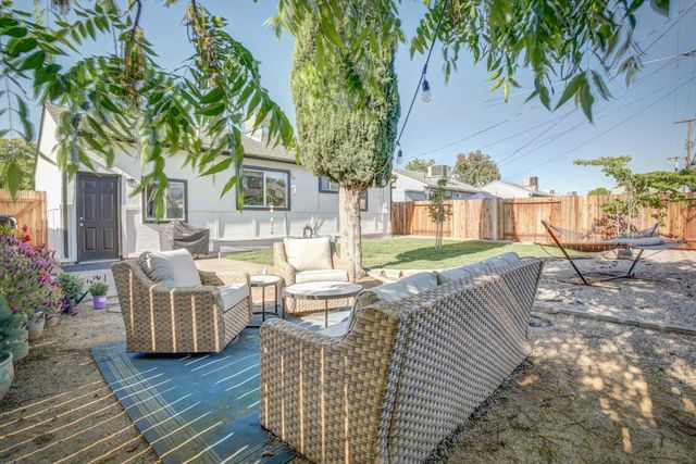 1424 Kitchner Rd, Sacramento, CA 95822