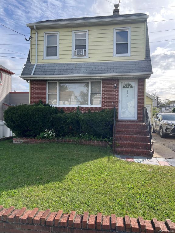 121 Cochran Place, Valley Stream, NY 11581 — photo 3