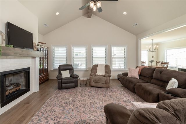 1913 Salmon Street, Pea Ridge, AR 72751