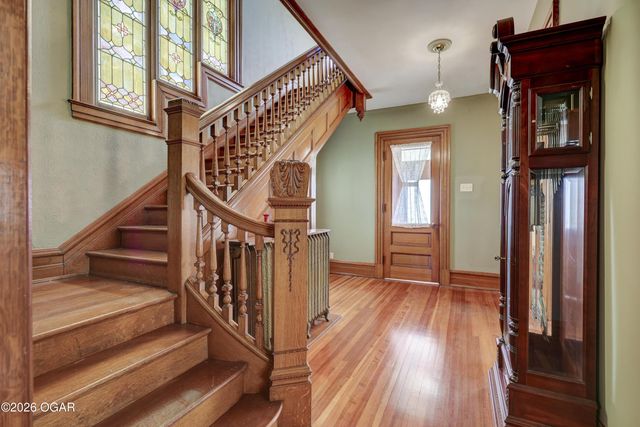 22 S Pennsylvania Avenue, Webb City, MO 64870