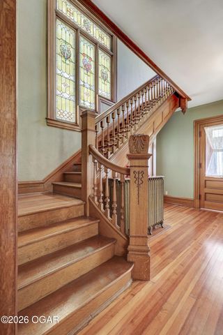 22 S Pennsylvania Avenue, Webb City, MO 64870