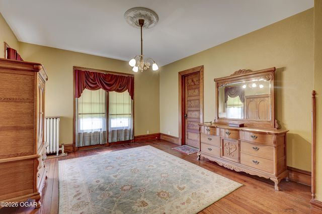 22 S Pennsylvania Avenue, Webb City, MO 64870