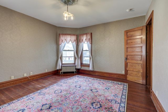 22 S Pennsylvania Avenue, Webb City, MO 64870