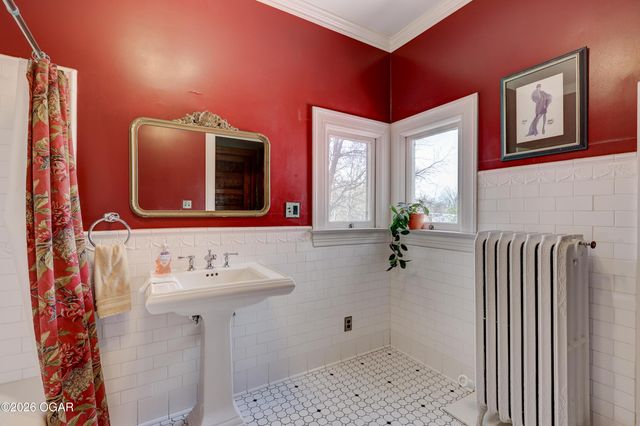 22 S Pennsylvania Avenue, Webb City, MO 64870