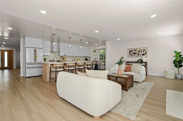 214 Lamar Drive, Claremont, CA 91711