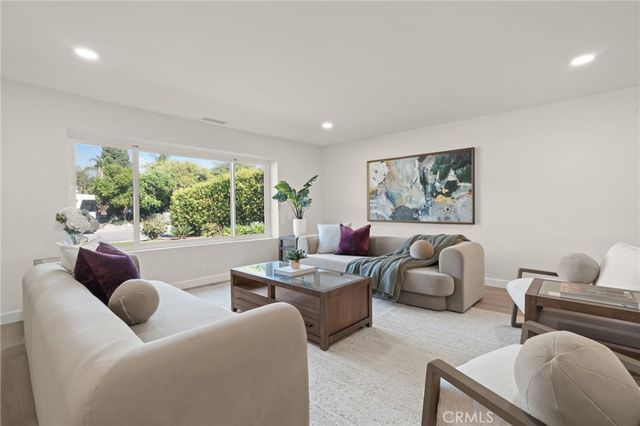 214 Lamar Drive, Claremont, CA 91711