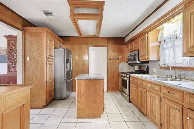 7618 Boggess Road, Houston, TX 77016