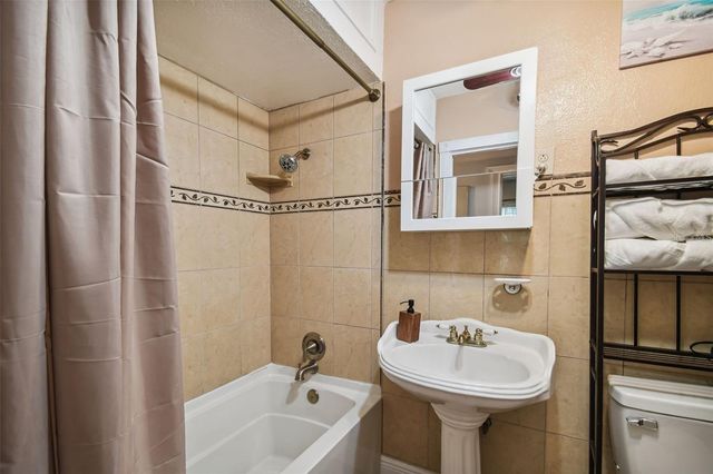 3915 N RIDGE AVENUE, Tampa, FL 33603