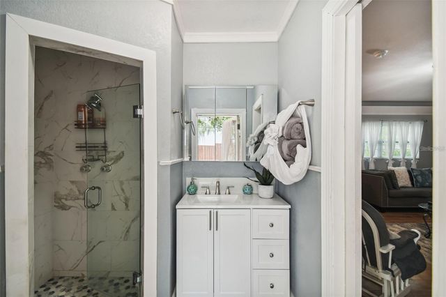 3915 N RIDGE AVENUE, Tampa, FL 33603