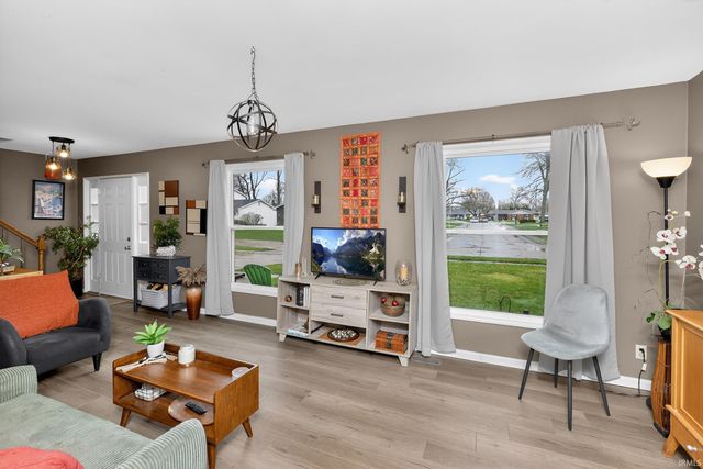 4837 Selkirk Drive, South Bend, IN 46614