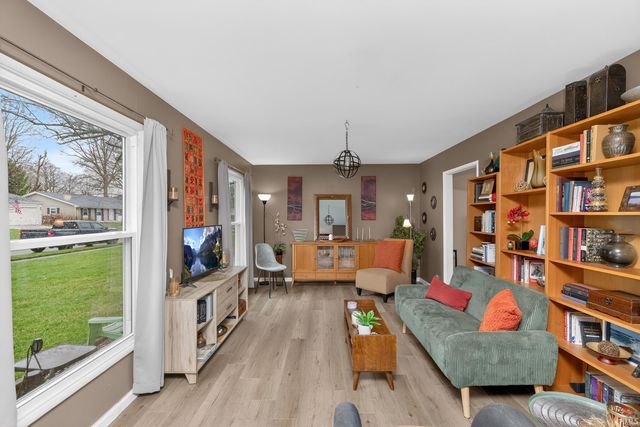 4837 Selkirk Drive, South Bend, IN 46614