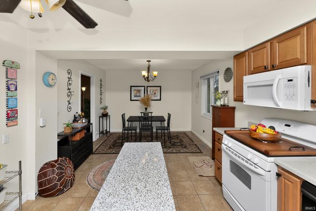 4837 Selkirk Drive, South Bend, IN 46614