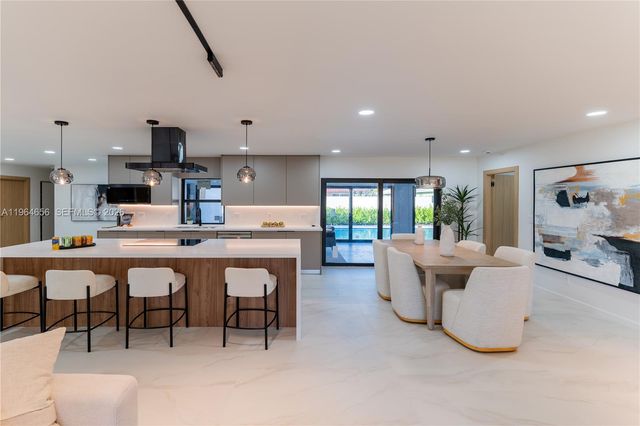 2415 NE 35th Drive, Fort Lauderdale, FL 33308
