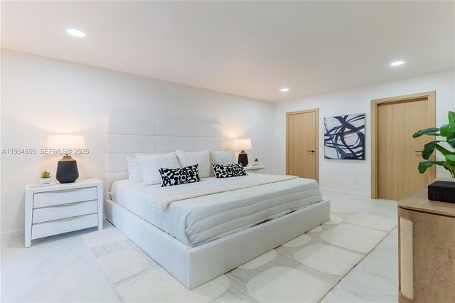 2415 NE 35th Drive, Fort Lauderdale, FL 33308