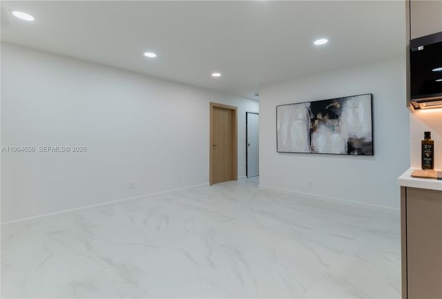 2415 NE 35th Drive, Fort Lauderdale, FL 33308