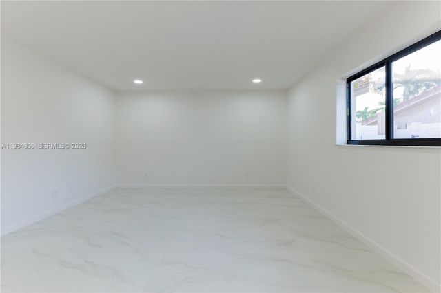 2415 NE 35th Drive, Fort Lauderdale, FL 33308